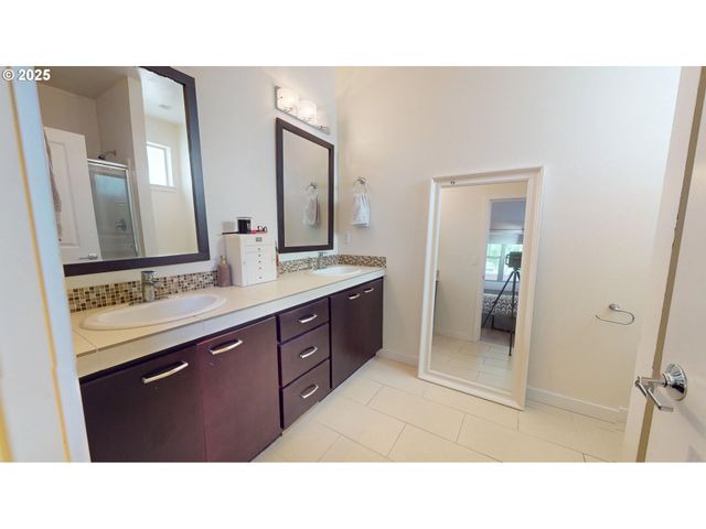 375 MIA Ln, Eugene, OR 97401