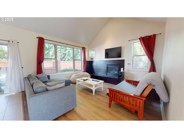 375 MIA Ln, Eugene, OR 97401