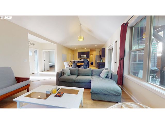 375 MIA Ln, Eugene, OR 97401