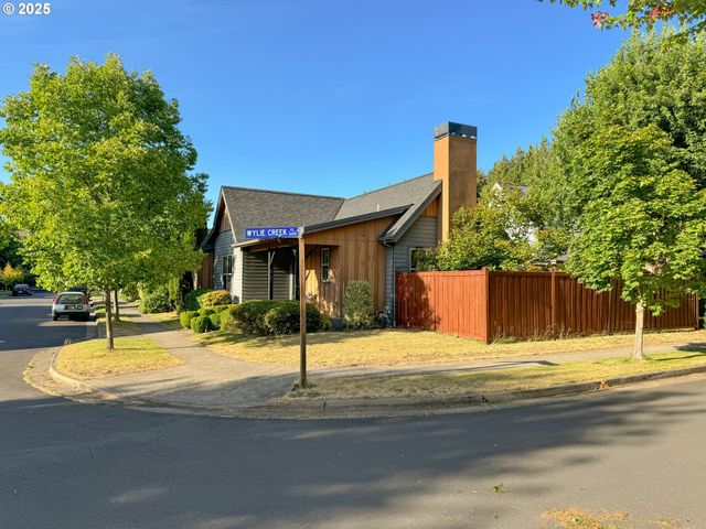 375 MIA Ln, Eugene, OR 97401