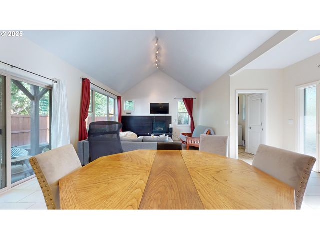 375 MIA Ln, Eugene, OR 97401