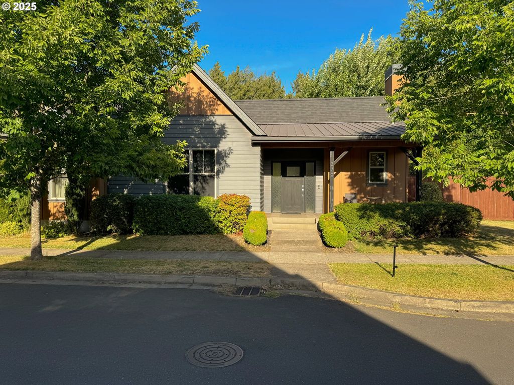 375 MIA Ln, Eugene, OR 97401