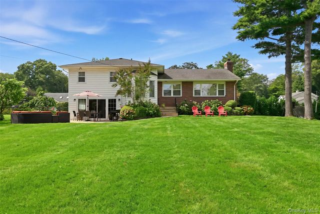 3 Maplewood Lane, East Hills, NY 11576