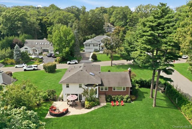 3 Maplewood Lane, East Hills, NY 11576