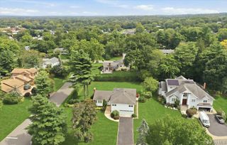 3 Maplewood Lane, East Hills, NY 11576
