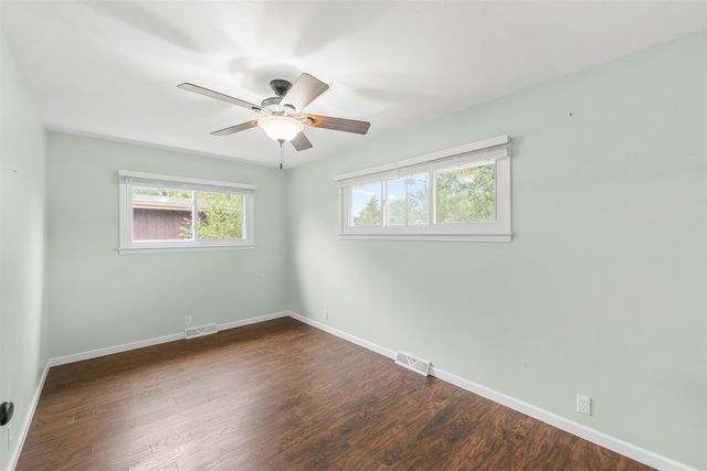 16 N Eastborough Rd, Salina, KS 67401