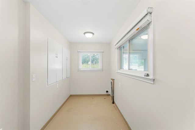 16 N Eastborough Rd, Salina, KS 67401