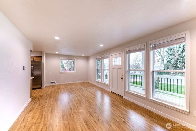 2550 Mackenzie Road, Bellingham, WA 98226