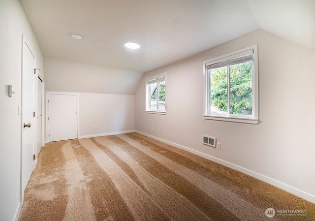 2550 Mackenzie Road, Bellingham, WA 98226