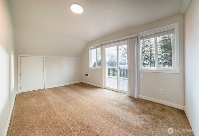 2550 Mackenzie Road, Bellingham, WA 98226