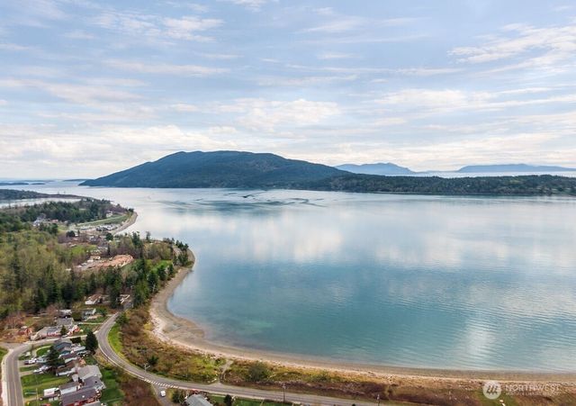 2550 Mackenzie Road, Bellingham, WA 98226