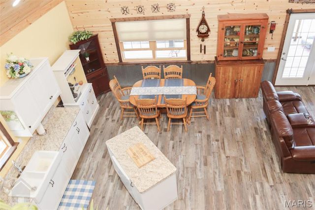 15785 Commander Drive, Dixon, MO 65459