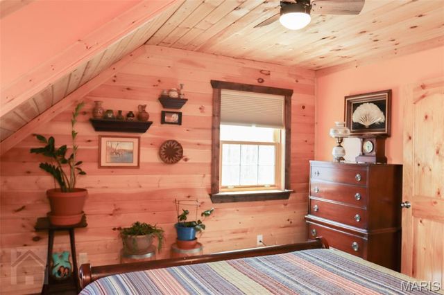 15785 Commander Drive, Dixon, MO 65459