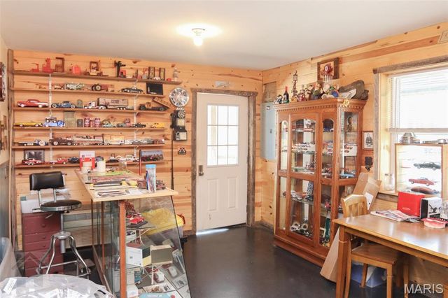 15785 Commander Drive, Dixon, MO 65459