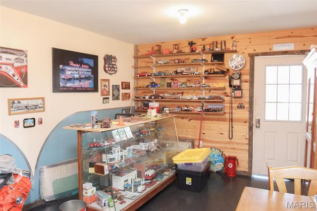 15785 Commander Drive, Dixon, MO 65459