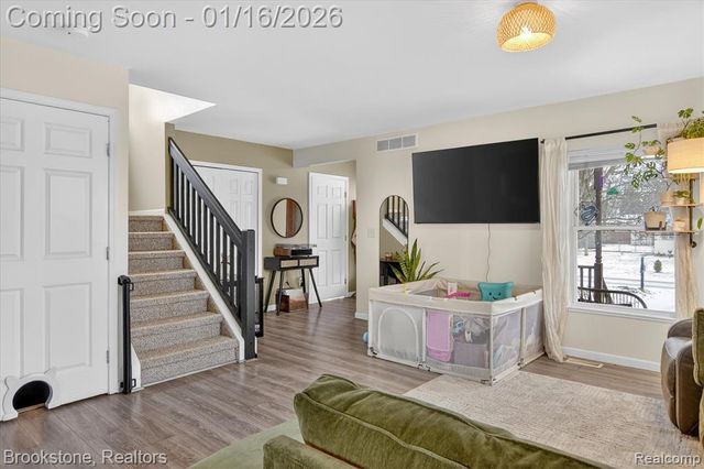 875 Adelaide Drive, Wolverine Lake, MI 48390