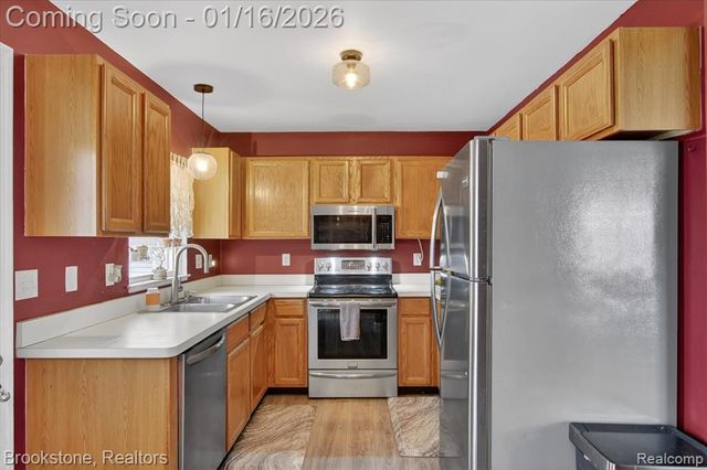 875 Adelaide Drive, Wolverine Lake, MI 48390