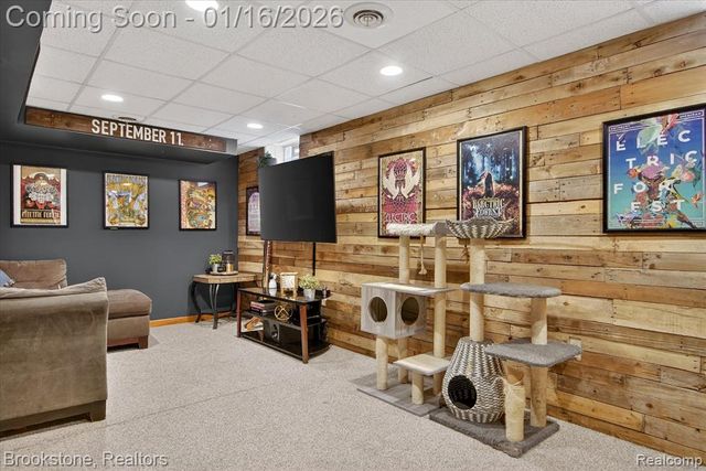 875 Adelaide Drive, Wolverine Lake, MI 48390