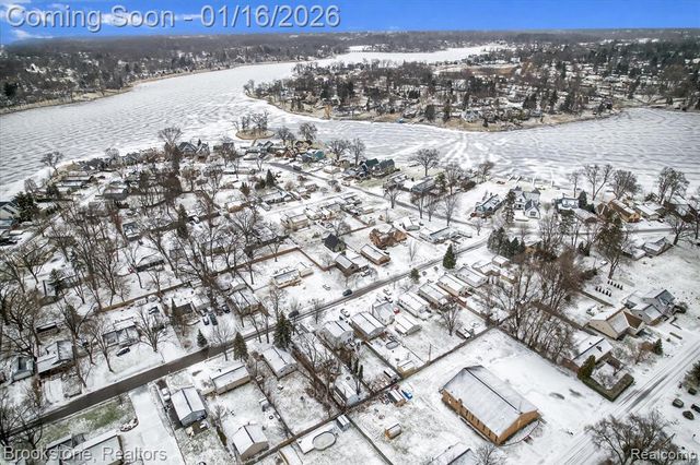 875 Adelaide Drive, Wolverine Lake, MI 48390