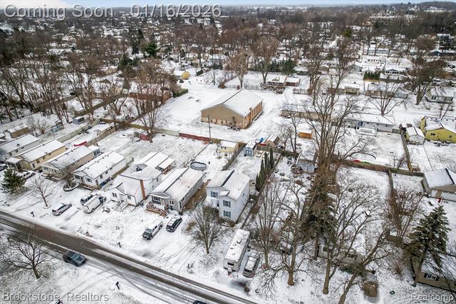 875 Adelaide Drive, Wolverine Lake, MI 48390