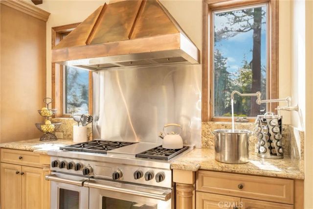 42143 Switzerland, Big Bear Lake, CA 92315