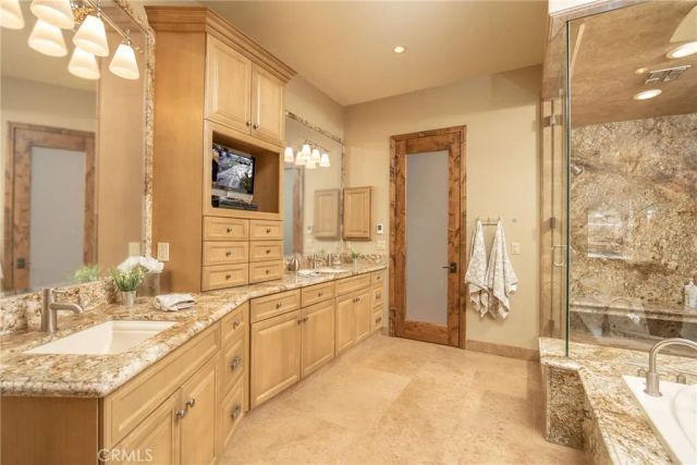 42143 Switzerland, Big Bear Lake, CA 92315
