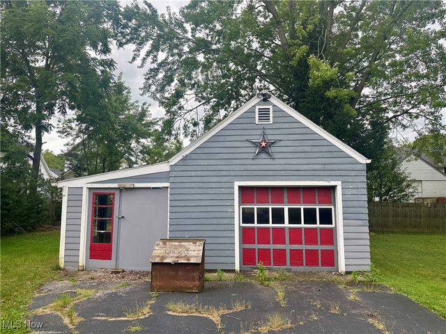 328 Oak Knoll Avenue, Newton Falls, OH 44444