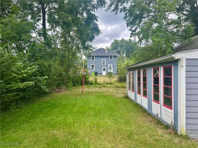 328 Oak Knoll Avenue, Newton Falls, OH 44444