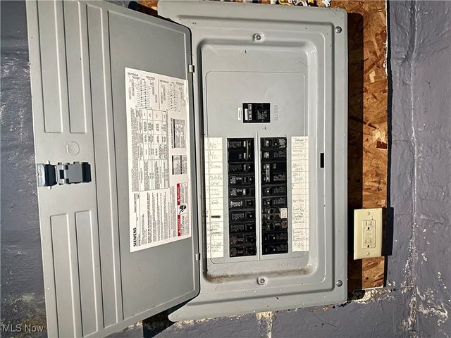 328 Oak Knoll Avenue, Newton Falls, OH 44444