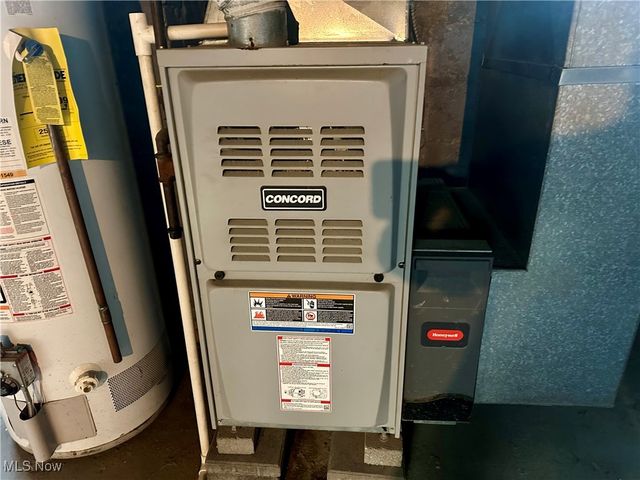 328 Oak Knoll Avenue, Newton Falls, OH 44444