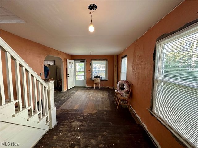 328 Oak Knoll Avenue, Newton Falls, OH 44444