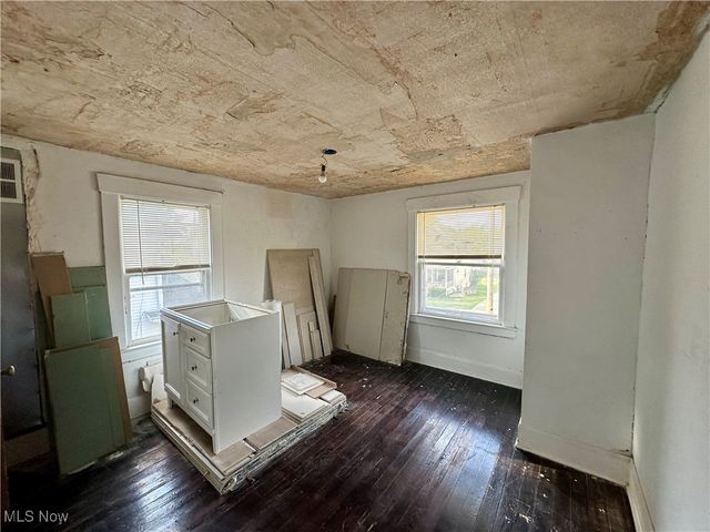 328 Oak Knoll Avenue, Newton Falls, OH 44444