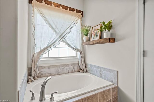 109 Essex Farm Road, Advance, NC 27006