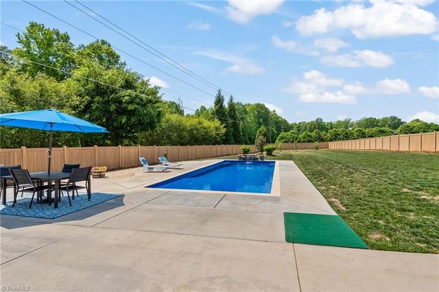109 Essex Farm Road, Advance, NC 27006