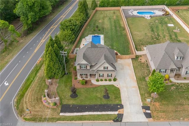 109 Essex Farm Road, Advance, NC 27006