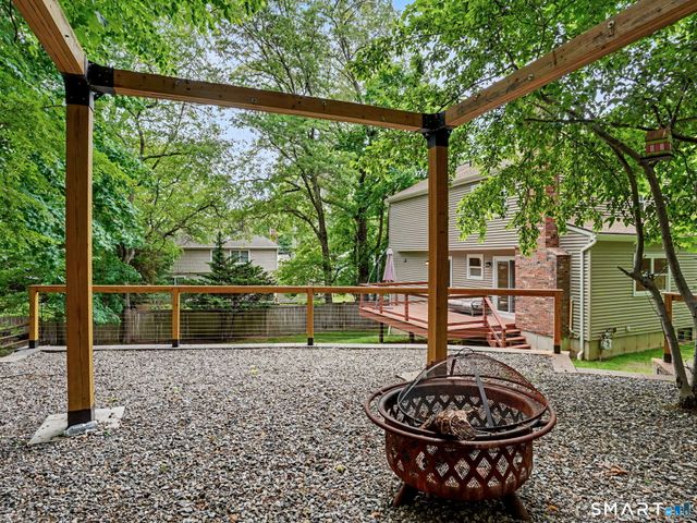 35 Crystal Lane, Fairfield, CT 06824