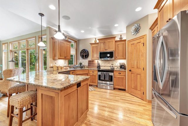 5763 HAVENWOOD HILLS DRIVE, Little Suamico, WI 54141
