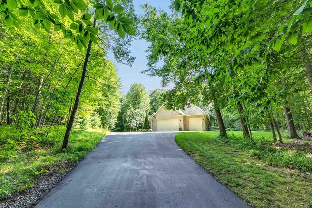 5763 HAVENWOOD HILLS DRIVE, Little Suamico, WI 54141