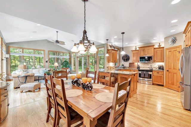 5763 HAVENWOOD HILLS DRIVE, Little Suamico, WI 54141
