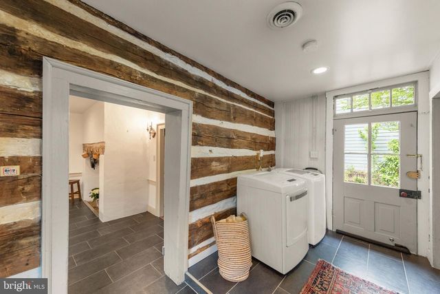 422 S LOUDOUN ST, Winchester, VA 22601