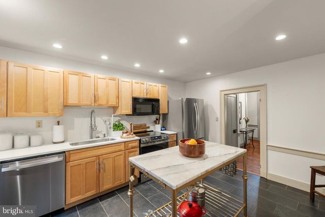 422 S LOUDOUN ST, Winchester, VA 22601