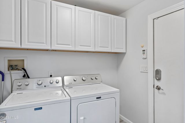 97 Killarney Drive, Niskayuna, NY 12309