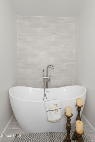 97 Killarney Drive, Niskayuna, NY 12309