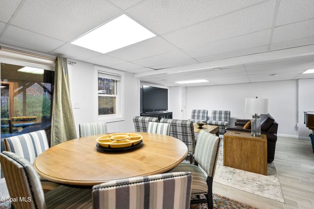 97 Killarney Drive, Niskayuna, NY 12309