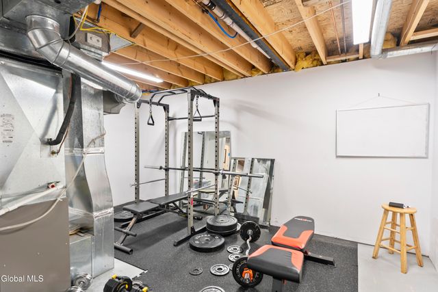 97 Killarney Drive, Niskayuna, NY 12309