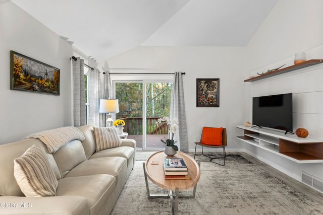 97 Killarney Drive, Niskayuna, NY 12309