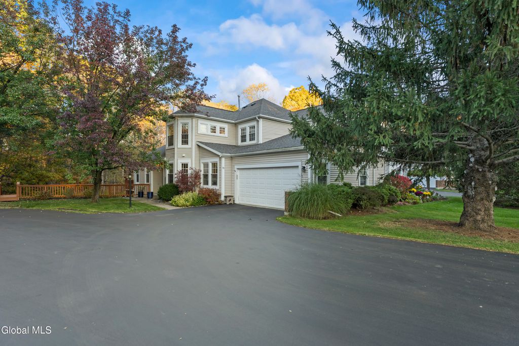 97 Killarney Drive, Niskayuna, NY 12309