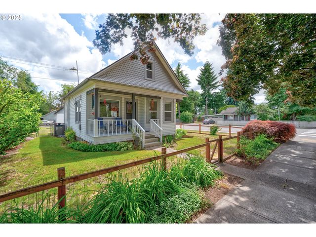 589 Nw 3RD Ave, Canby, OR 97013