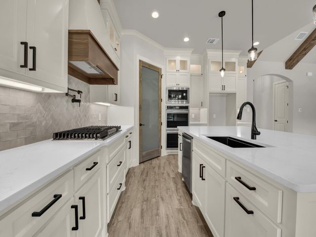 313 Wrangler Court, Weatherford, TX 76088