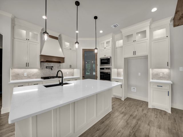 313 Wrangler Court, Weatherford, TX 76088